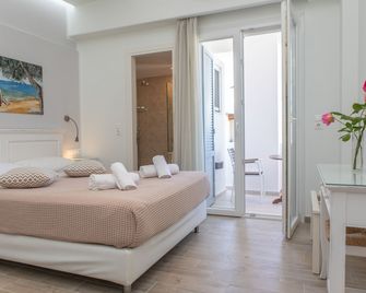 نيكوس فيريكوكوس ستوديوز - ناكسوس - غرفة نوم