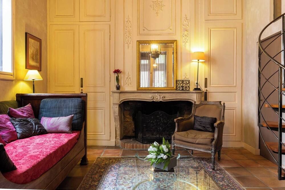 Dify Tour Rose - ליון - סלון