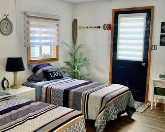 North Channel Bunkie - Gore Bay - Bedroom
