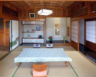 Kumi no Yado Gettou - Kumejima - Essbereich