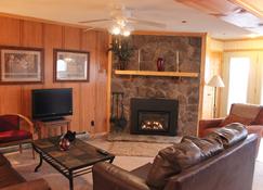 3 Br/2 Bth Snowshoe Wv Mountaintop Summit 108c. - Snowshoe - Living room