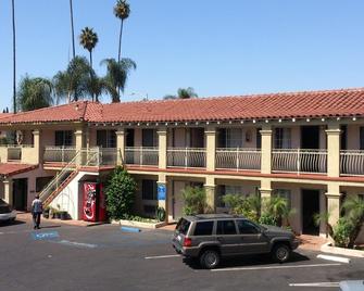 Santa Ana Travel Inn - Santa Ana - Gebäude