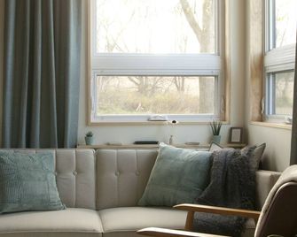 Cozy Modern Scandi cabin in SW Wisconsin - Richland Center - Sala de estar