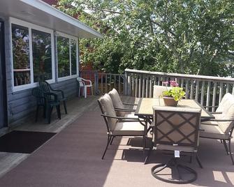 Lake Superior - Gorgeous Views From Waterfront Home In Marquette - Marquette - Balcony