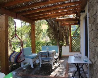Independent room with full bathroom and outdoor kitchenette - Santa Maria Navarrese - Patio