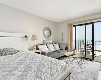 Beachfront Fourth-Floor Condo with Community Pool! - North Wildwood - Bedroom