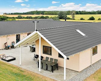 Luxury Retreat with Pool - By Traum Ferienwohnungen - Bogense - Building