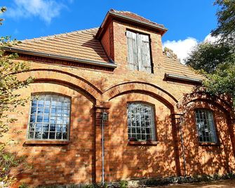 schmiede1860 - ווארן (מוריץ) - בניין