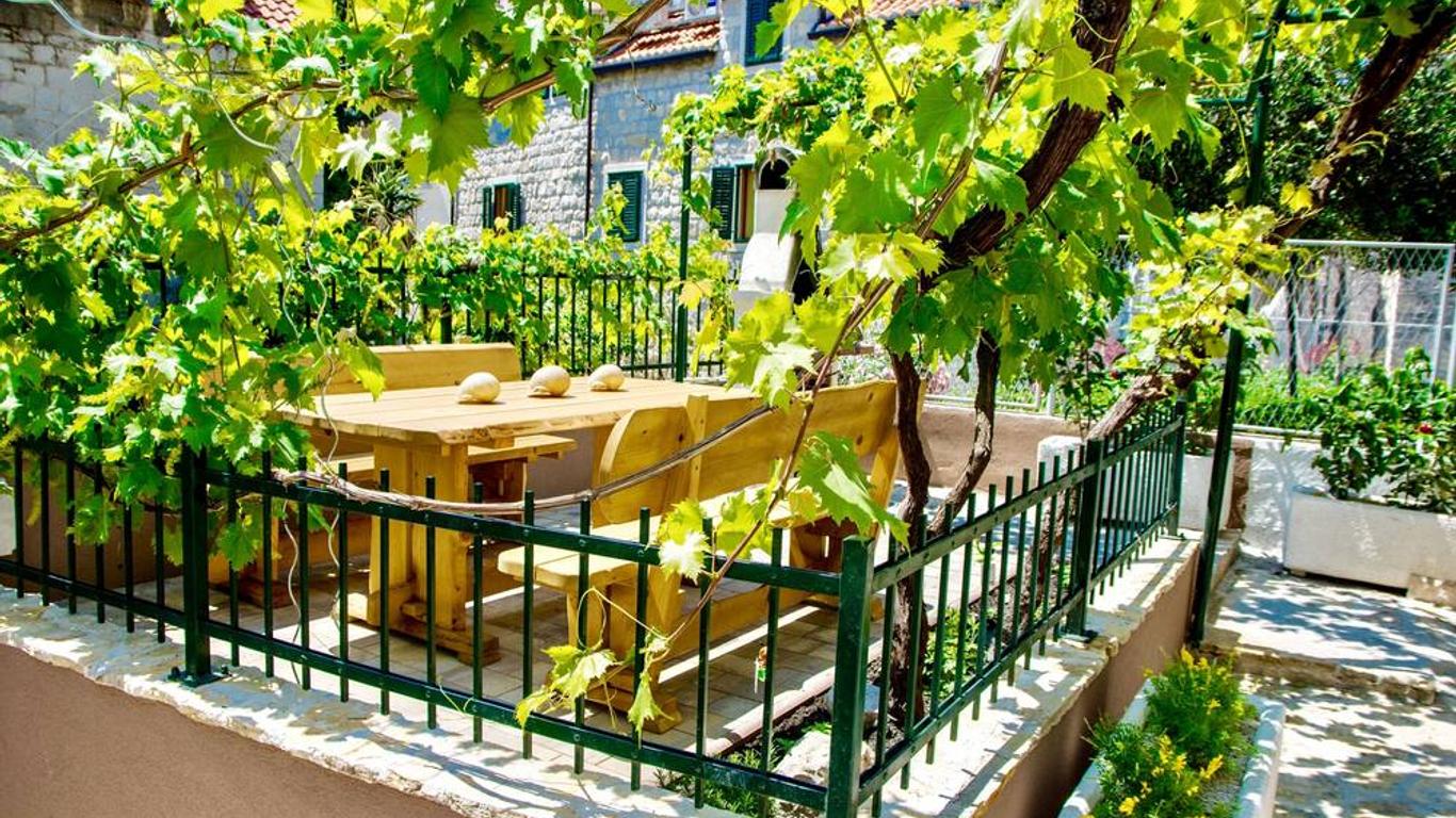 Luxury Villa Minerva Gardens