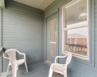 Lovely 2-bedroom condo mins from Ft Hood & Town - Killeen - Balcony