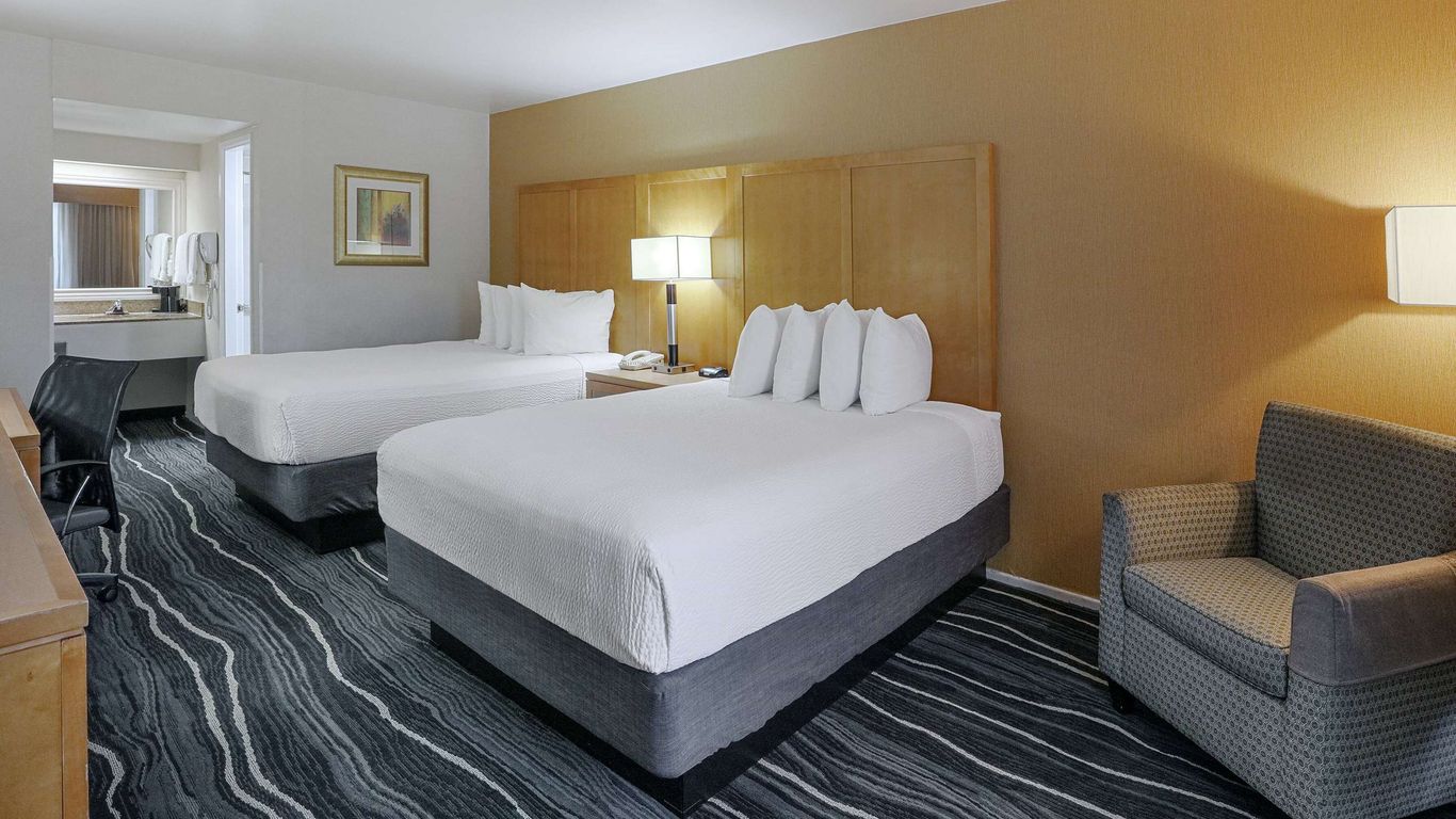 Ramada by Wyndham Costa Mesa/Newport Beach