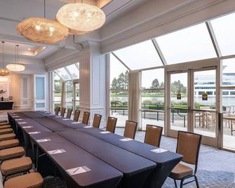 Best Place to Stay in San Francisco! Water View, Pet-friendly Property w/ Pool - Redwood City