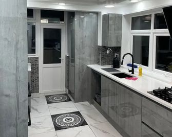 Manchester - 1 bed- Garden - Parking - Mánchester - Cocina
