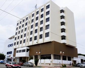 Hotel Enriquez - Coatzacoalcos - Building