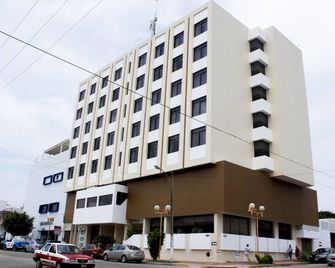 Hotel Enriquez - Coatzacoalcos - Building