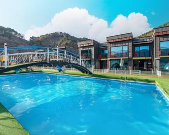Gaboja Private Pet Pool Villa - Gapyeong - Pool