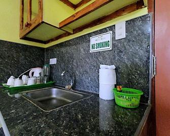 woodside rogers residence - Puerto Princesa - Kitchen