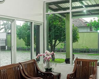 Rr -2 Syariah Hotel Slg - Kediri