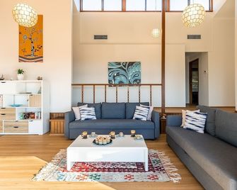 Sea La Vie 3a Warruga St - Corlette - Sala de estar