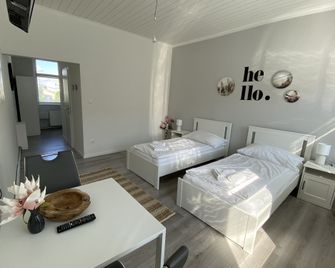 Pension Lizzi - Viena - Habitación