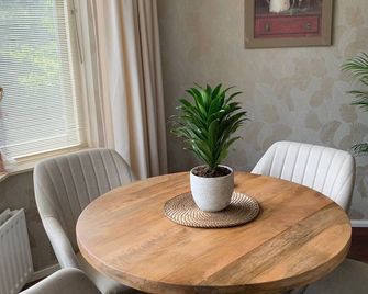 Cozy stay in Kijkduin at 5 min from the beach - The Hague - Dining room