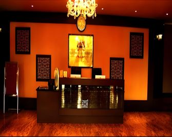 Queens Hotel Of India - Raipur - Front desk