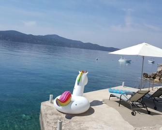 Holiday Home Odiseja - Slano - Building
