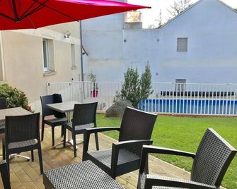 Hôtel Le Cerizay - Cerizay - Patio