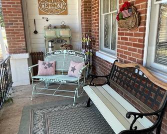 Cute And Cozy Clover House-Sleeps Six Comfortably! - Panguitch - Patio