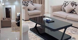 Alsaraya Hotel Suites - Tabuk - Living room