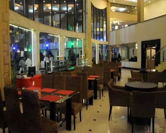 Meuse Jupiter Business and Luxury Hotel - Nashik - Ravintola
