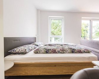 Vechte view studio, new building with balcony, WLAN & PP - Nordhorn - Chambre