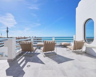 Wander Surf House - Santa Cruz - Balcón