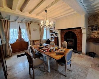 Aux léopards Normands - Mandeville-en-Bessin - Dining room
