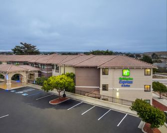 Holiday Inn Express & Suites Marina - State Beach Area By IHG - Marina - Edifício