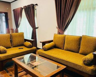Abbi Holidays - Jaffna Luxurious Villa - Jaffna - Living room
