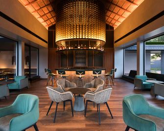 Hilton Hyderabad Genome Valley Resort & Spa - Hyderabad - Nhà hàng