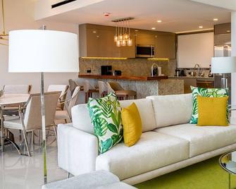 Garza Blanca Luxury Resort & Spa - 3BR Upscale Loft, Rooftop patio with Jacuzzi - Punta Sam - Living room