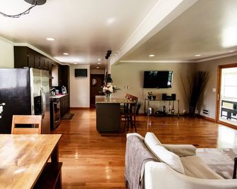 The Broadway Guest House - Granville