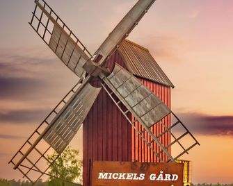 Mickels bondgårdsglamping - Gottby