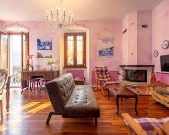 Azalea 5 Pax, Lovely 3 Br Apartment With Balcony By Halldis - Griante - Obývací pokoj