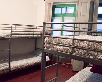 M2Students Hostel - بورتو - غرفة نوم