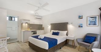 Beach House Motel - Townsville - Bedroom