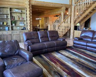 Stunning river front cabin with exceptional views. - Saint Anthony - Sala de estar