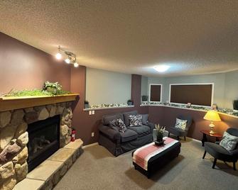 Heavenly Cozy Place Inc - Airdrie - Obývací pokoj