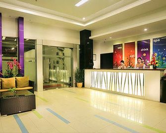 Transera Hotel Pontianak - Pontianak - Lobby