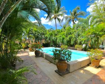 واندرز بوتيك هوتل - أورانجيستاد - حوض السباحة