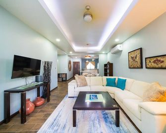 Condo Casa Blanca 7 - NEW 2 BR condo, near to the beach - Potrero - Sala de estar