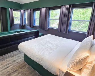 Copper Rose Retreat B&B - Invermere