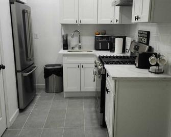 1 room for rent in 2 bedroom apartment in Brooklyn, 20 min away from Manhattan - Brooklyn